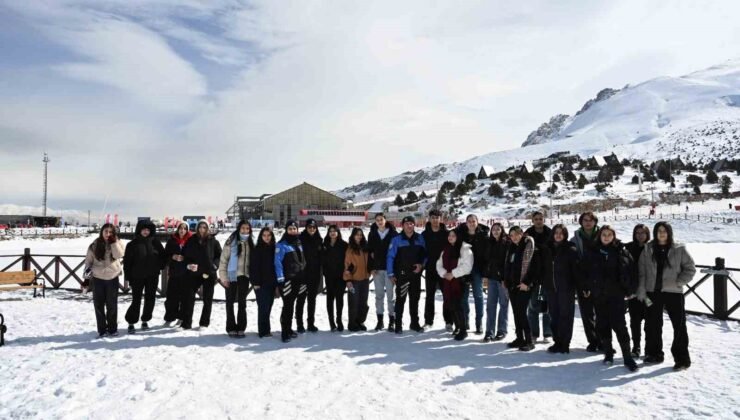 Erzincan polisinden öğrencilere sosyal destek