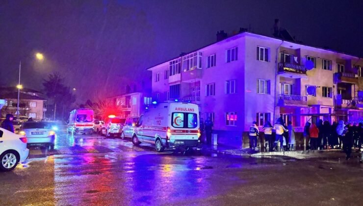 Erzincan’da yangın: 3’ü çocuk 8 kişi dumandan etkilendi