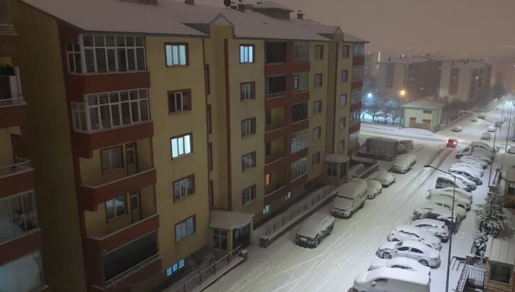 Erzurum merkezde taşımalı eğitime kar yağışı nedeniyle bir gün ara