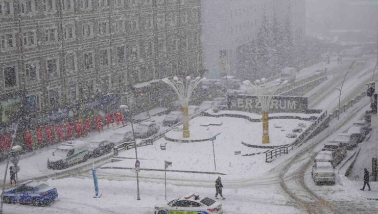 Erzurum’da kar sebebiyle 312 köyün yolu kapalı