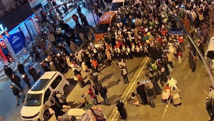 Erzurum’da Ramazan’a fener alaylı karşılama