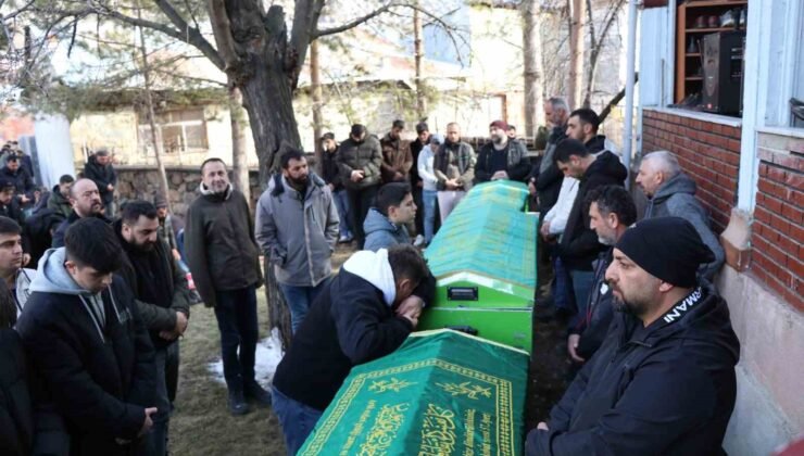 Erzurum’da trafik kazasında vefat eden iki kardeş ve bir arkadaşa hüzünlü veda