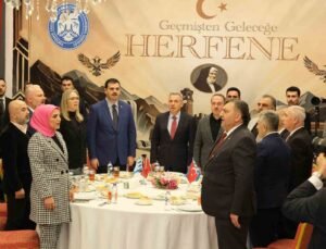 Erzurumlular İzmir’de düzenlenen herfene gecesinde buluştu