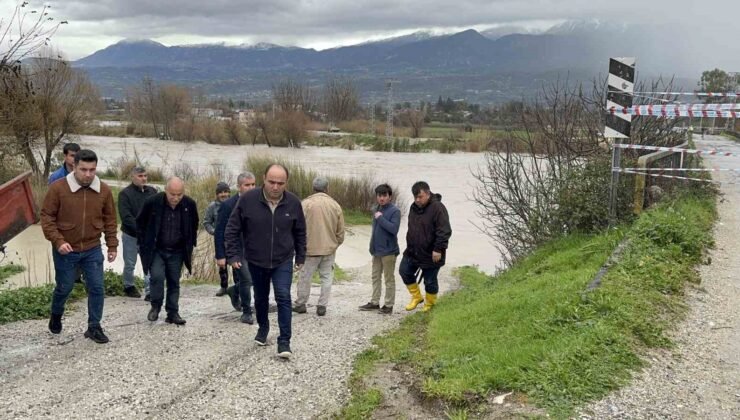 Eşen Çayı taştı, tarım arazileri ve hayvan barınağı sular altında kaldı