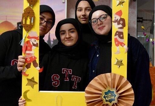 Esenler’de liselerde “Görevimiz Ramazan” projesi gençlerin toplumsal sorumluluk bilincini güçlendiriyor