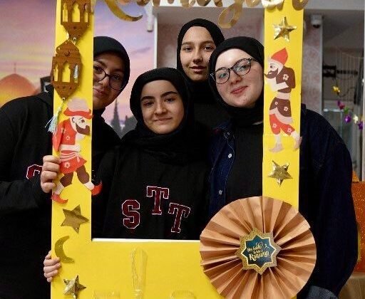 Esenler’de liselerde “Görevimiz Ramazan” projesi gençlerin toplumsal sorumluluk bilincini güçlendiriyor