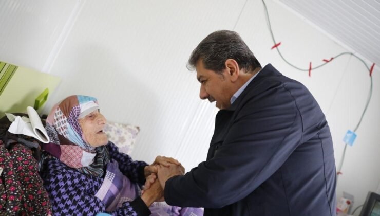 Esenler’de Sosyal Kart ile emeklilere anlamlı destek