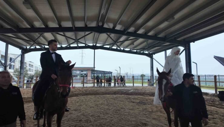 Esenyurt’ta sıra dışı nikahta gelin ve damat at üstünde dünya evine girdi