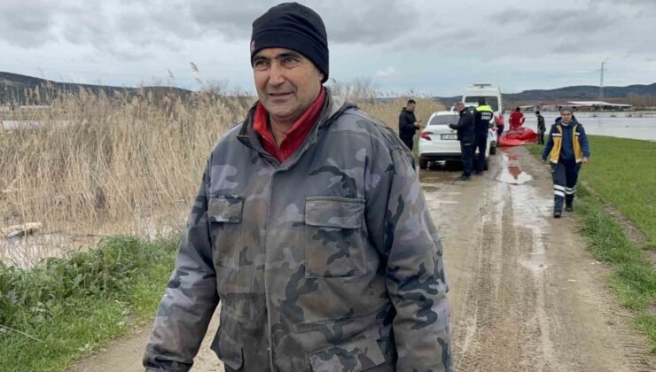 Ezine’de Menderes Çayı taştı, kışlada hayvanlarıyla mahsur kalan adam kurtarıldı