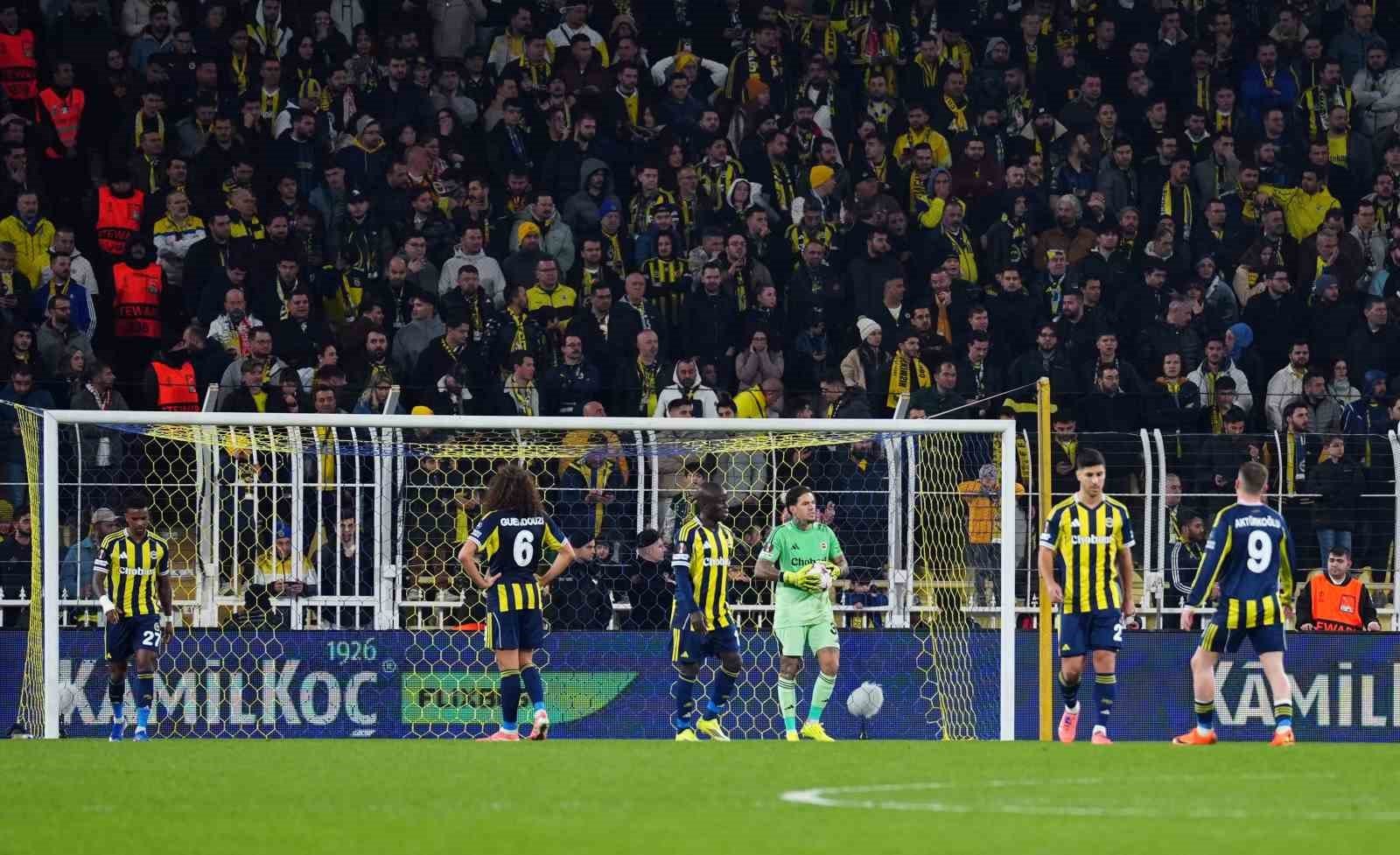 Fenerbahçe, Avrupa Ligi’nde turu zora soktu