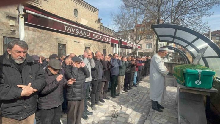 Flüt üstadı İsmail Ayvazoğlu son yolculuğuna uğurlandı