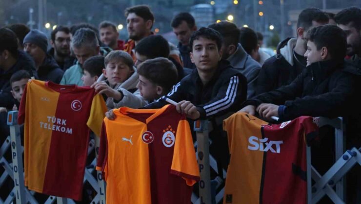 Galatasaray’a, Rize’de coşkulu karşılama