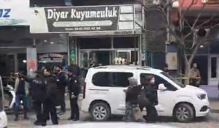 Gaziantep’te silahlı, maskeli ve biber gazlı kuyumcu soygunu: 1 kilo altın çalan 2 soyguncu yakalandı