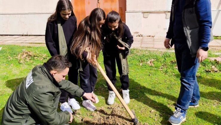 Gediz’de öğrencilerden doğaya anlamlı dokunuş