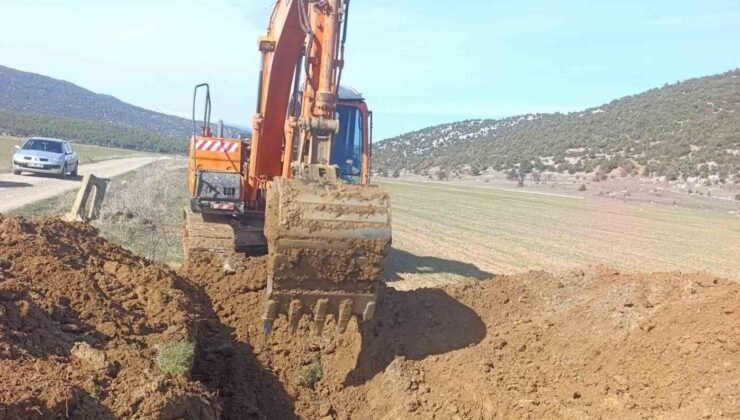 Göle dönen Kuru Ova’daki sular Beyşehir Gölü’ne aktarılıyor