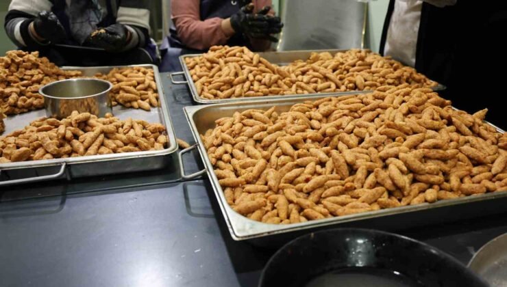Gönüllüler el ele verdi her gün 250 ihtiyaç sahibine iftar hazırlıyor