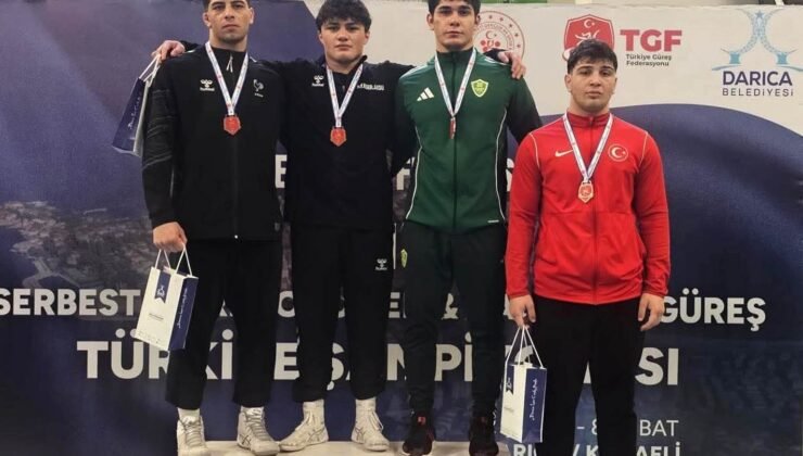 Grekoromende Denizlili genç Türkiye şampiyonu oldu