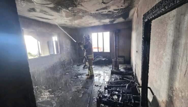 Hatay’da dumandan etkilenen 3 vatandaşı itfaiye kurtardı