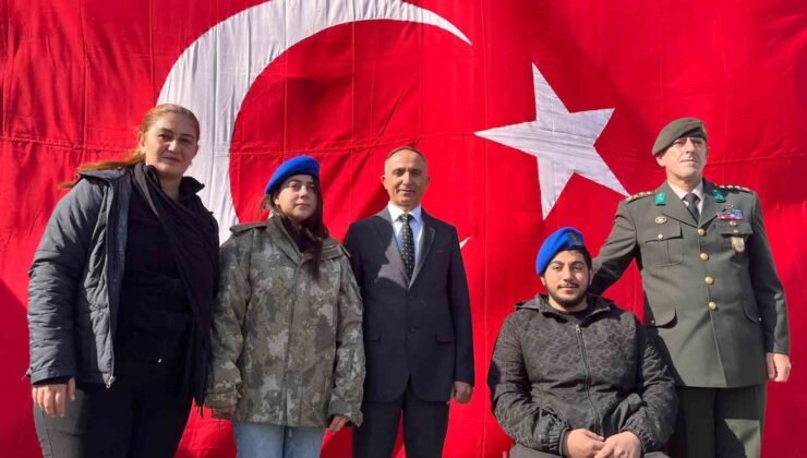 Hatay’da duygulandıran buluşma: Depremzede Beliz, 3 yıldır sakladığı emanetin sahibiyle bir araya geldi