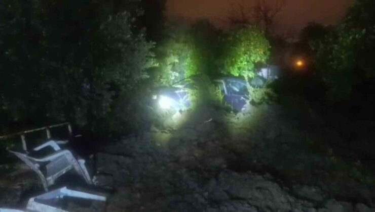 Hatay’da heyelan: Ev ve araç zarar gördü
