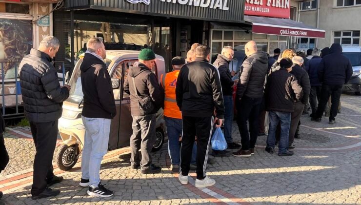 Hayrabolu’da Ramazan’da pide kuyruğu