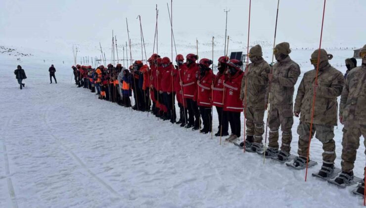 Hesarek Kayak Merkezi’nde gerçeğini aratmayan arama kurtarma tatbikatı
