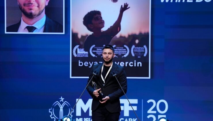 HKÜ mezunu ve yüksek lisans öğrencisi Berkay Ellek’in Yapay Zeka ile Ürettiği “Sultan’ın Taşı” filmi Berlin’de Türkiye’yi temsil edecek