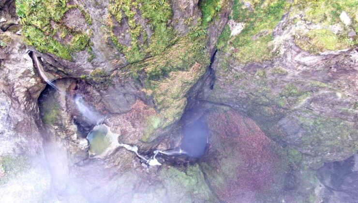 İçerisinde şelale akan Karadeniz’in en derin mağarası görenleri mest ediyor