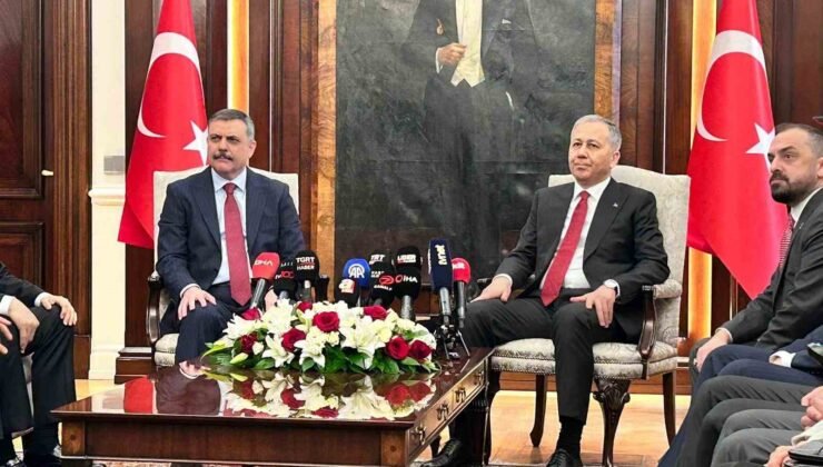 İçişleri Bakanlığında devir teslim töreni: Yeni Bakan Çiftçi, görevi Yerlikaya’dan devraldı