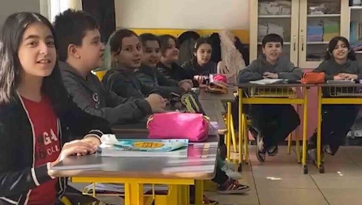 İlkokul öğrencilerinden “Kabe’de hacılar hu der Allah” ilahisi