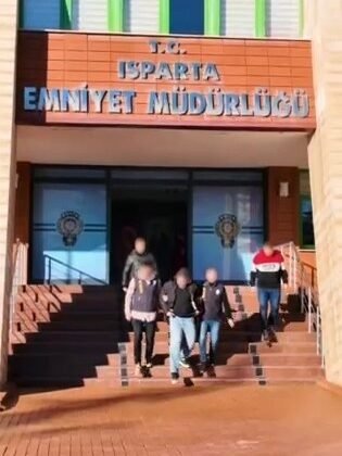 Isparta’da kişisel veri operasyonu: 1 şüpheli tutuklandı 10 kişi hakkında soruşturma sürüyor