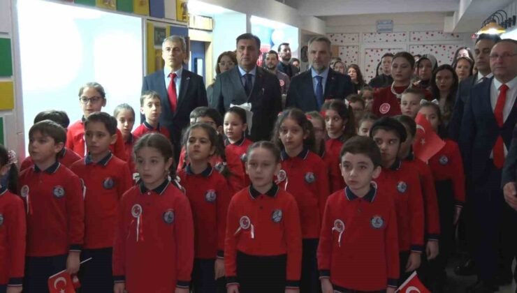 İstanbul’da yarıyıl tatilinin ardından ders zili çaldı: İlk ders “Bayrak Sevgisi” oldu