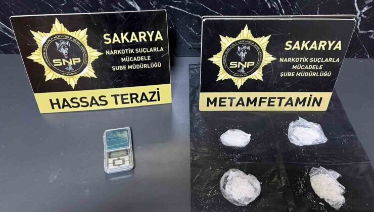 İstanbul’dan Sakarya’ya zehir taşıyan iki şahıs tutuklandı