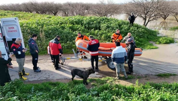İzmir İtfaiyesi tavuk çiftliğinde mahsur kalan hayvanlar için zamanla yarıştı