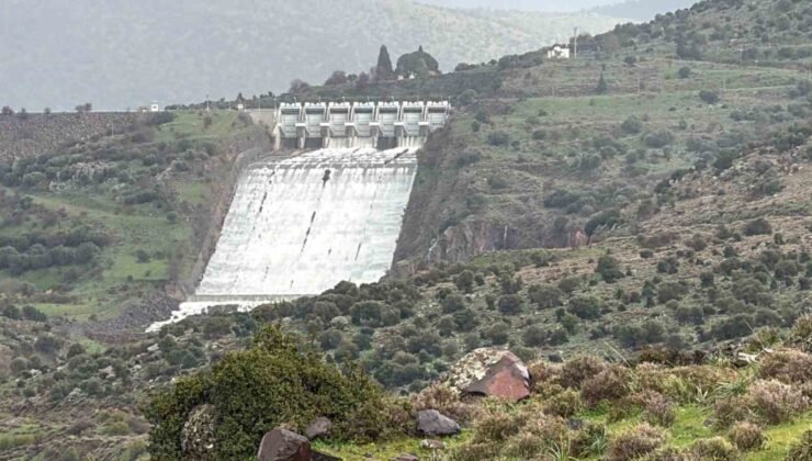 İzmir’de aşırı yağışlar sonrası barajlardan kontrollü su bırakılıyor