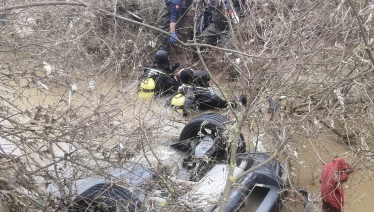 İzmir’de otomobil dereye uçtu: 2 kız kardeş hayatını kaybetti