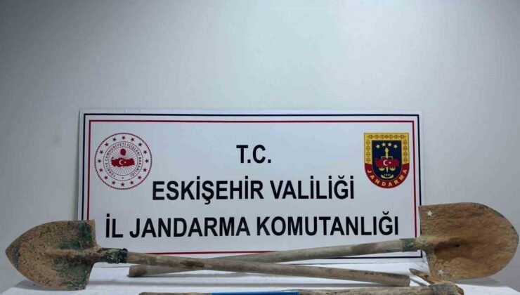 Kaçak kazı yapan 2 kişi suçüstü yakalandı