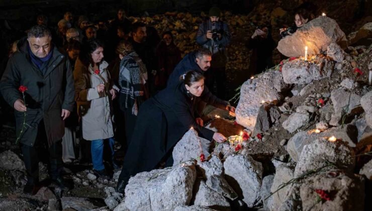 Kahramanmaraş depremlerinin 3. yıl dönümünde hayatını kaybedenler saat 04.17’de anıldı