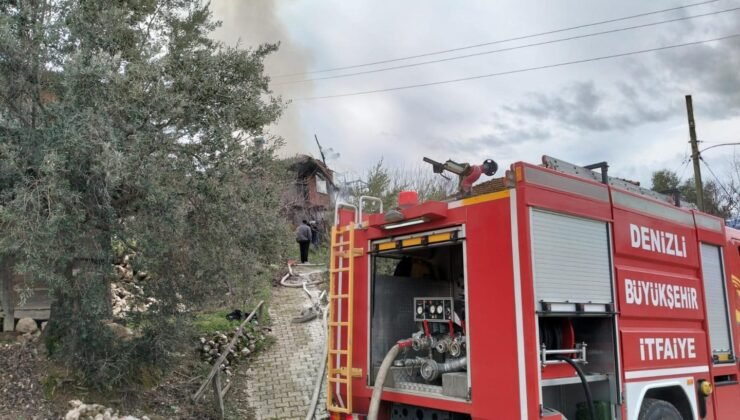 Kale’de alevlere teslim olan ev kullanılamaz hale geldi