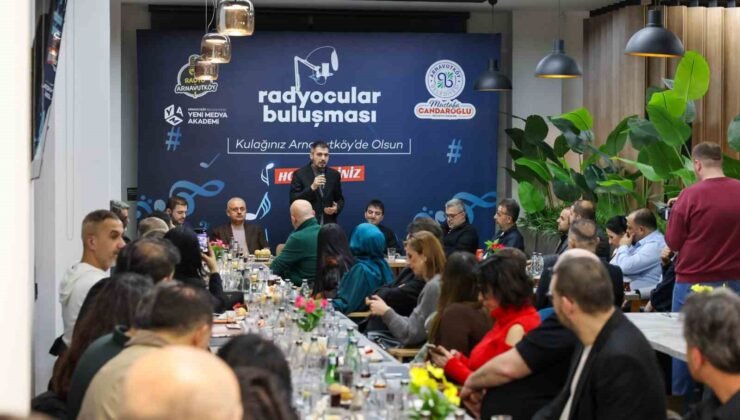 Karadeniz’e karşı radyo buluşması: Arnavutköy’de mikrofonlar aynı masada