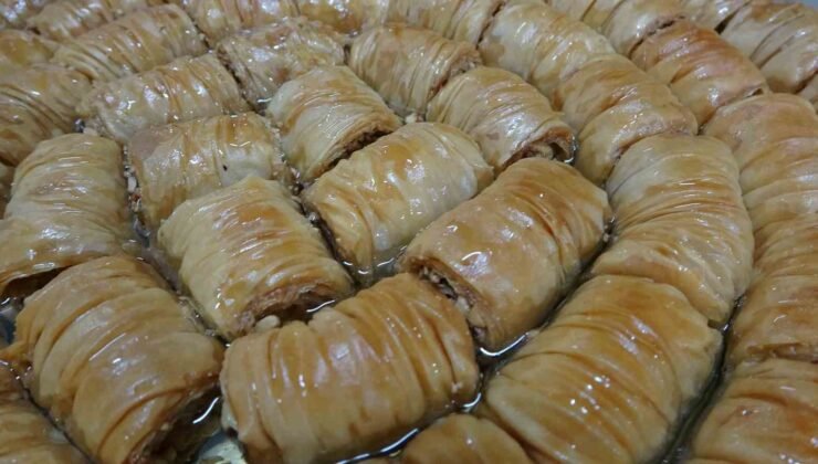 Karadeniz’in öne çıkan tatlıları arasında yerini alan Laz böreği ve gocaman gerdanı Ramazan’da daha çok ilgi görüyor