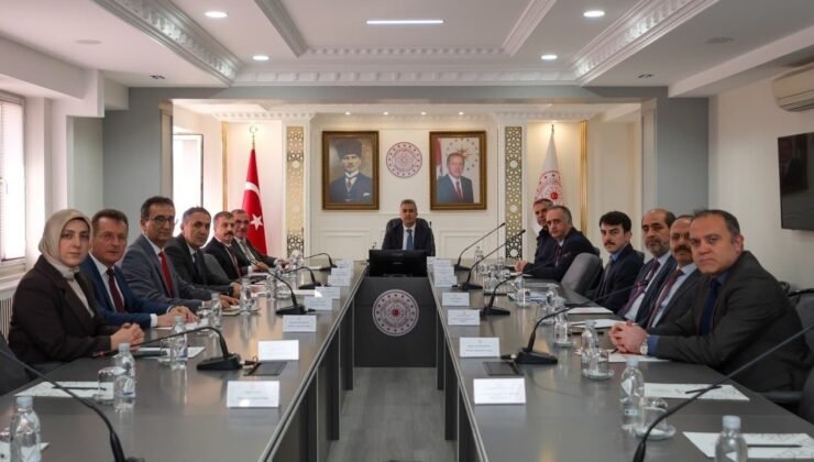 Karaman’da Türk Dil Bayramı ve Yunus Emre’yi anma etkinlikleri için hazırlık toplantısı yapıldı