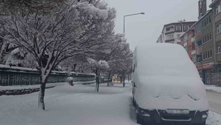 Kars’ta 212 köy yolu ulaşıma kapandı