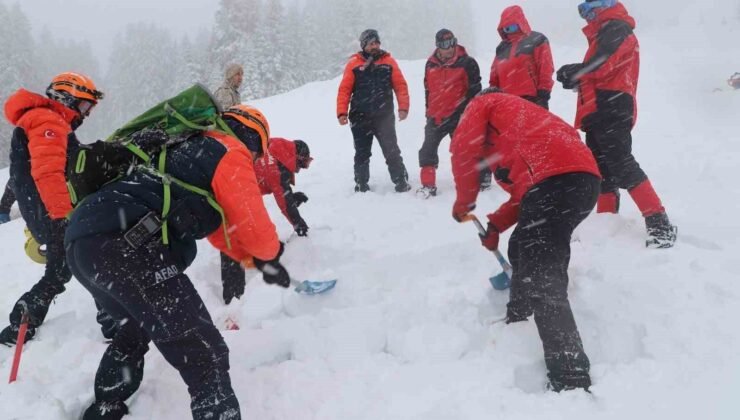 Kastamonu’da Ilgaz Dağı’nda “Çığda Arama Kurtarma” tatbikatı gerçekleştirildi