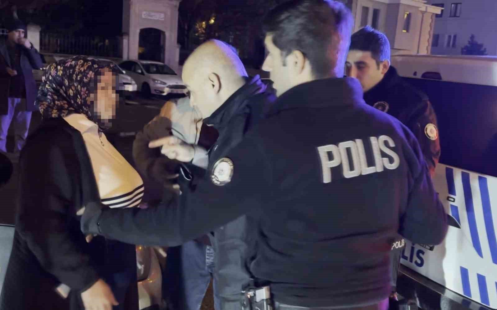 Kavga sonrası gözaltına alınan şahıs “Kapıyı kapatmayın” derken, annesi “Adam öldürmedi, çıkarın benim çocuğumu” dedi