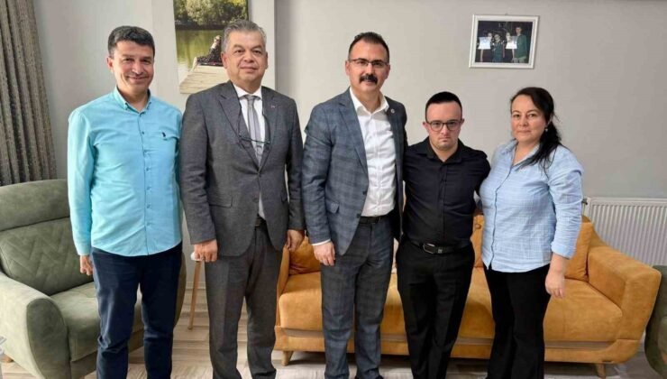 Kaymakam Ateş, öğrencilerin evine konuk oldu