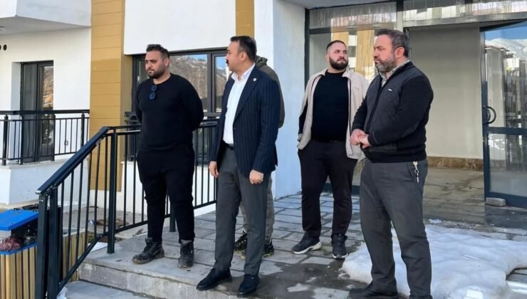 Kaymakam Pelvan deprem konutlarında incelemelerde bulundu