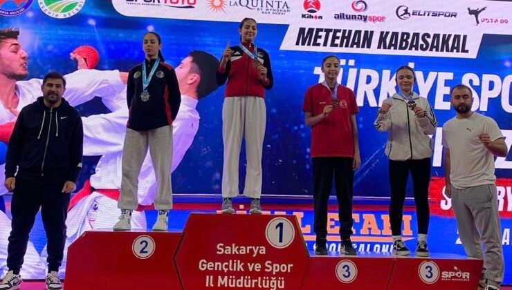 Kayserili karateciler Sakarya’dan madalyalar ile döndü