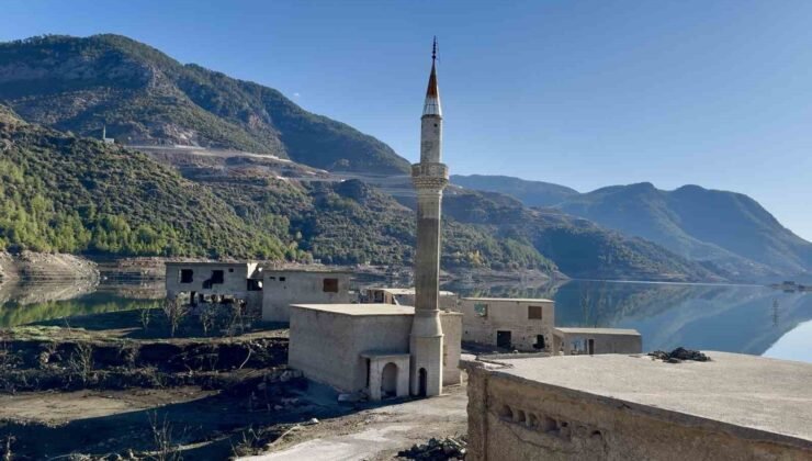 Kıbrıs’a içme suyu sağlayan baraj doldu, insan silueti ortaya çıktı