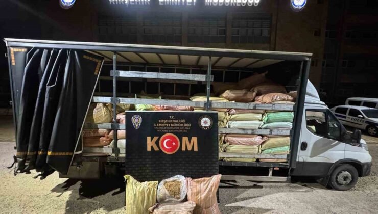 Kırşehir’de kaçak tütün operasyonu: 3 bin 100 kilogram kaçak tütün ele geçirildi